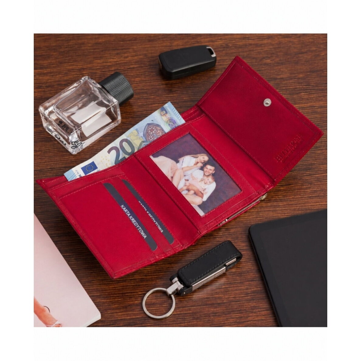Odinė piniginė: Classic Clasp 6 Odinė piniginė: Classic Clasp 6